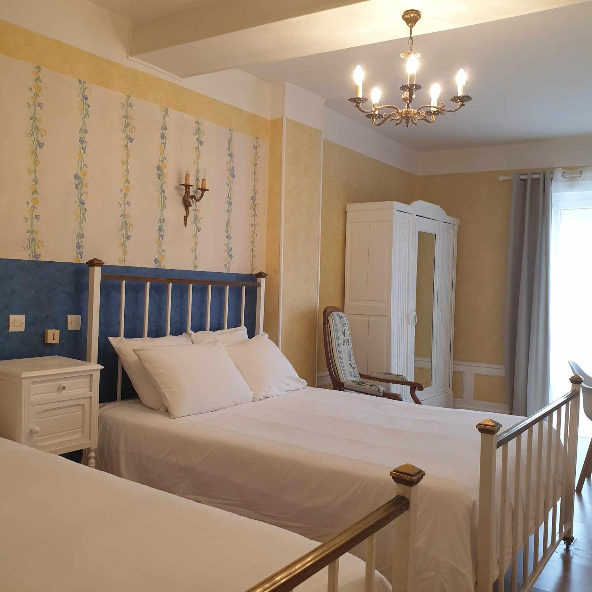 Hotel Des XII Apotres & De La Cle Des Champs Контрексвиль Экстерьер фото